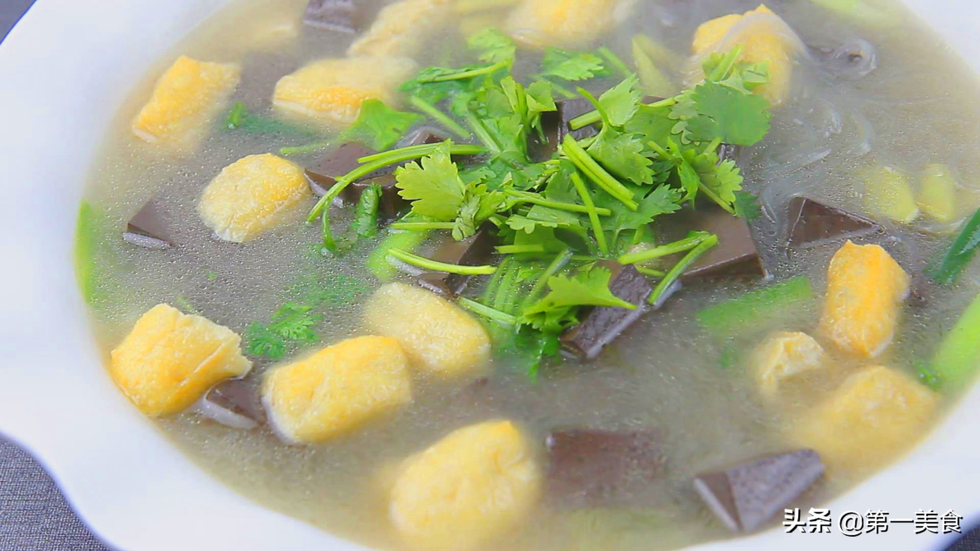 鸭血粉丝汤的做法(鸭血粉丝汤的家庭版)