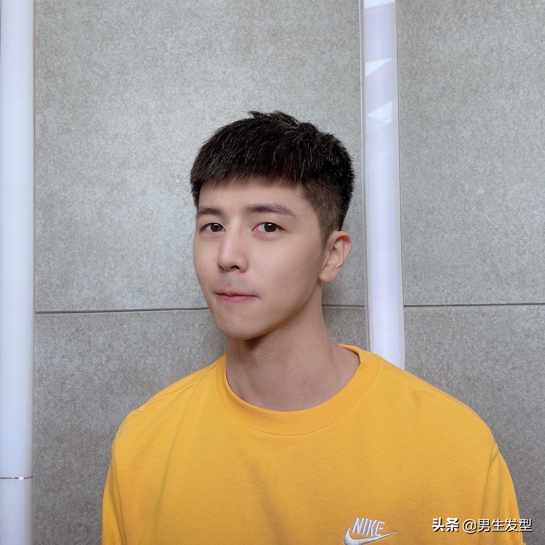 男生留什么发型好看6款年轻男士发型干净利落