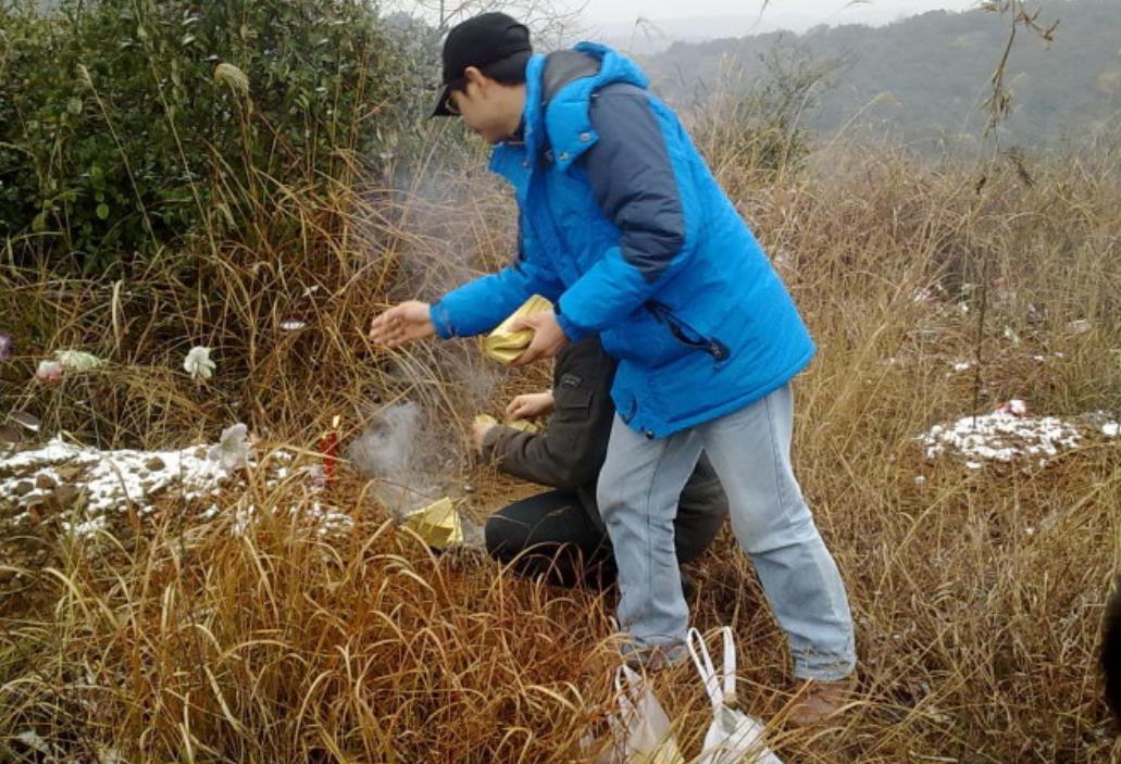 为什么三年内不烧寒衣 为什么三年不能送寒衣