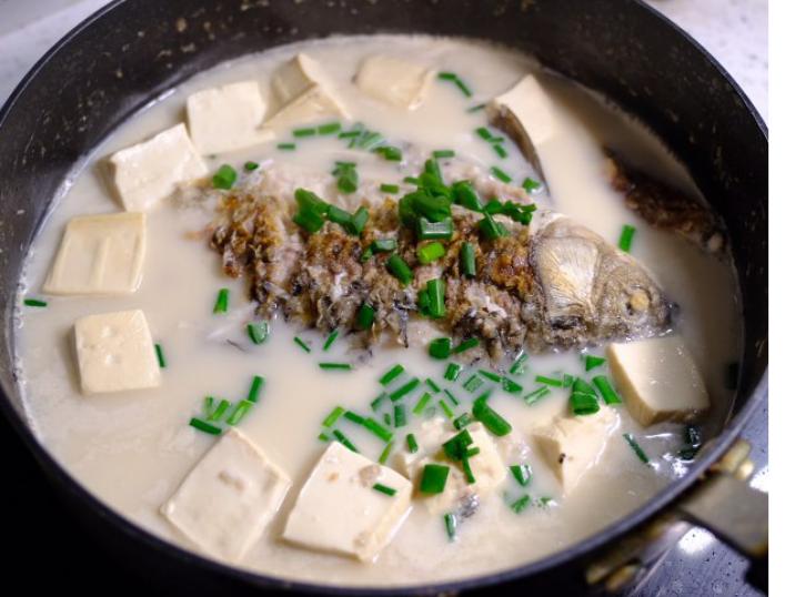 鲫鱼豆腐汤怎么做 鲫鱼豆腐汤怎么做好吃又白视频