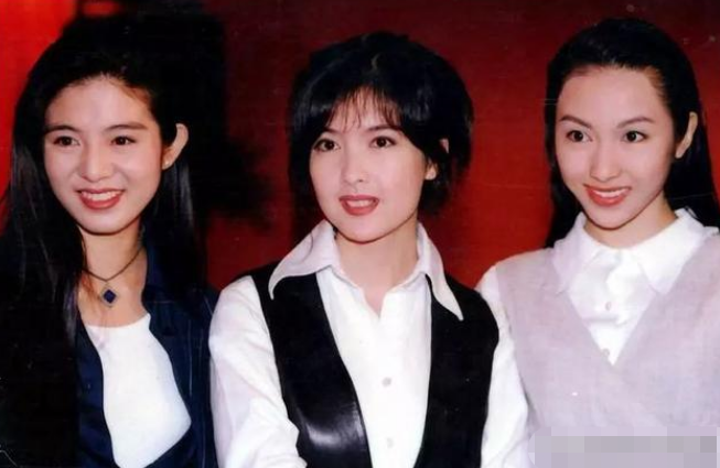 要说当初最被认可的三大玉女要非周慧敏,杨采妮,梁咏琪莫属.
