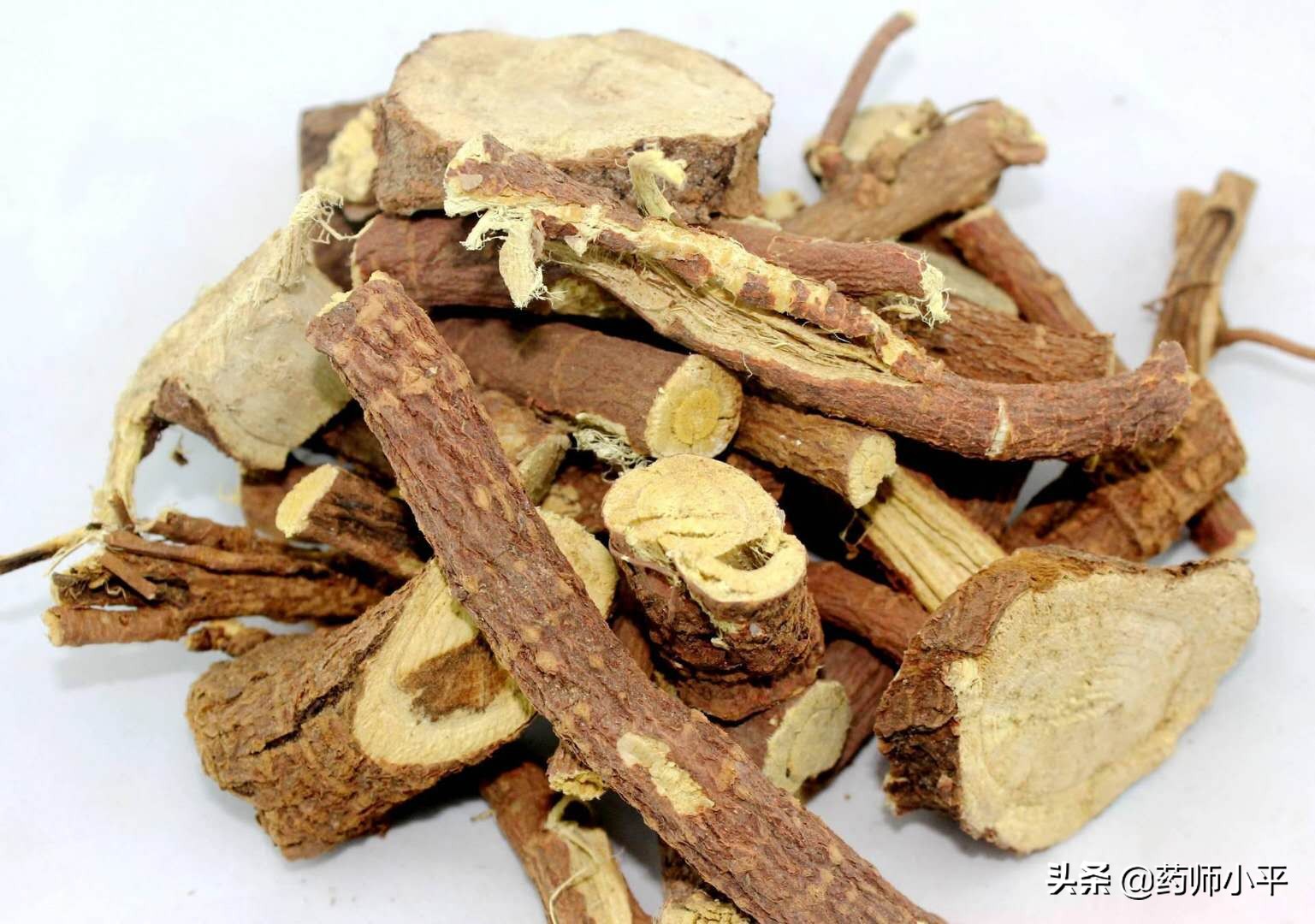 甘草酸二铵肠溶胶囊 甘草酸二铵是护肝药吗