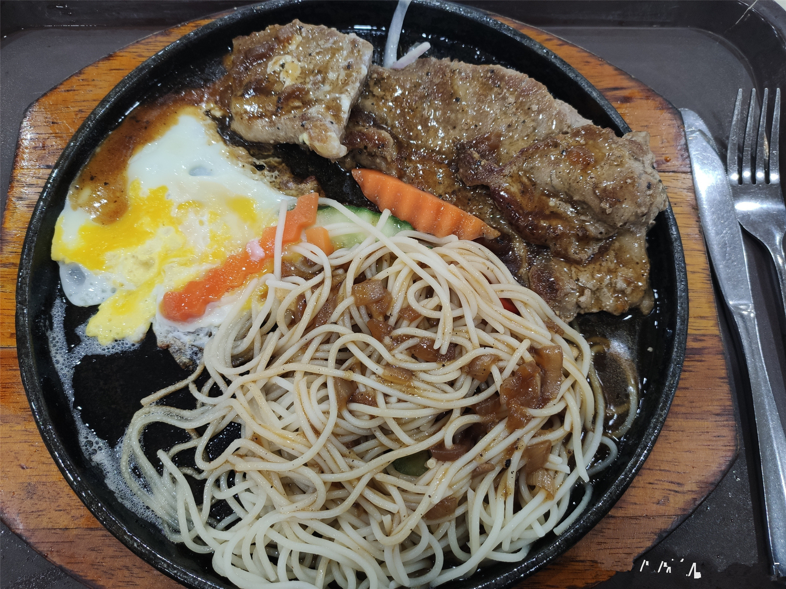 厦门大学食堂有多好？中式大厨做盘菜6元，米饭免费10年，值了