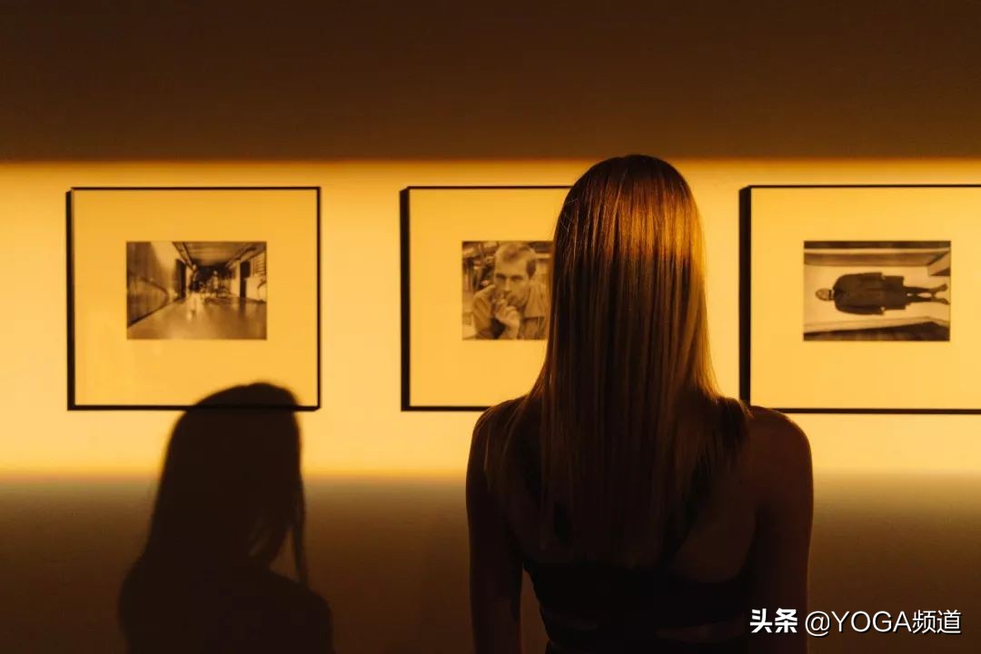 兰花指捻红尘似水 兰花指捻红尘似水全部歌词