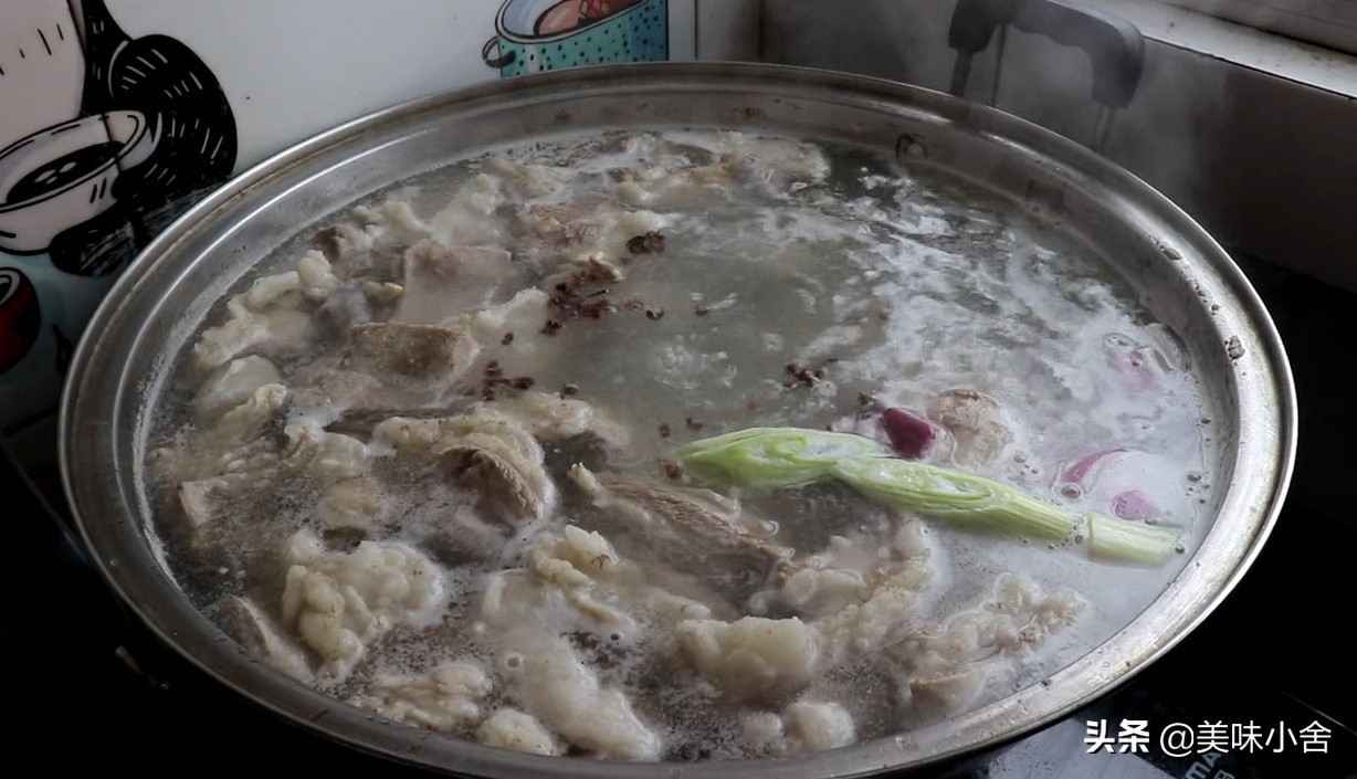 羊肉汤怎么做好吃 煮羊肉汤的正确步骤