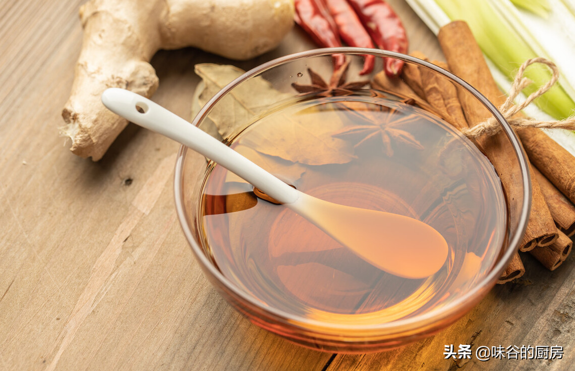 包饺子馅怎么调才好吃（3步教你调出鲜嫩多汁的饺子馅）