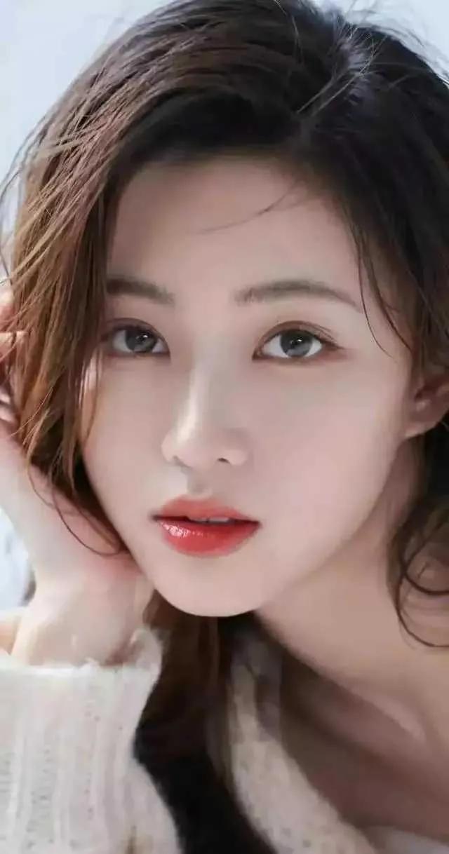 东方美女的古典温柔文雅之美,20张照片给出了最好的回答