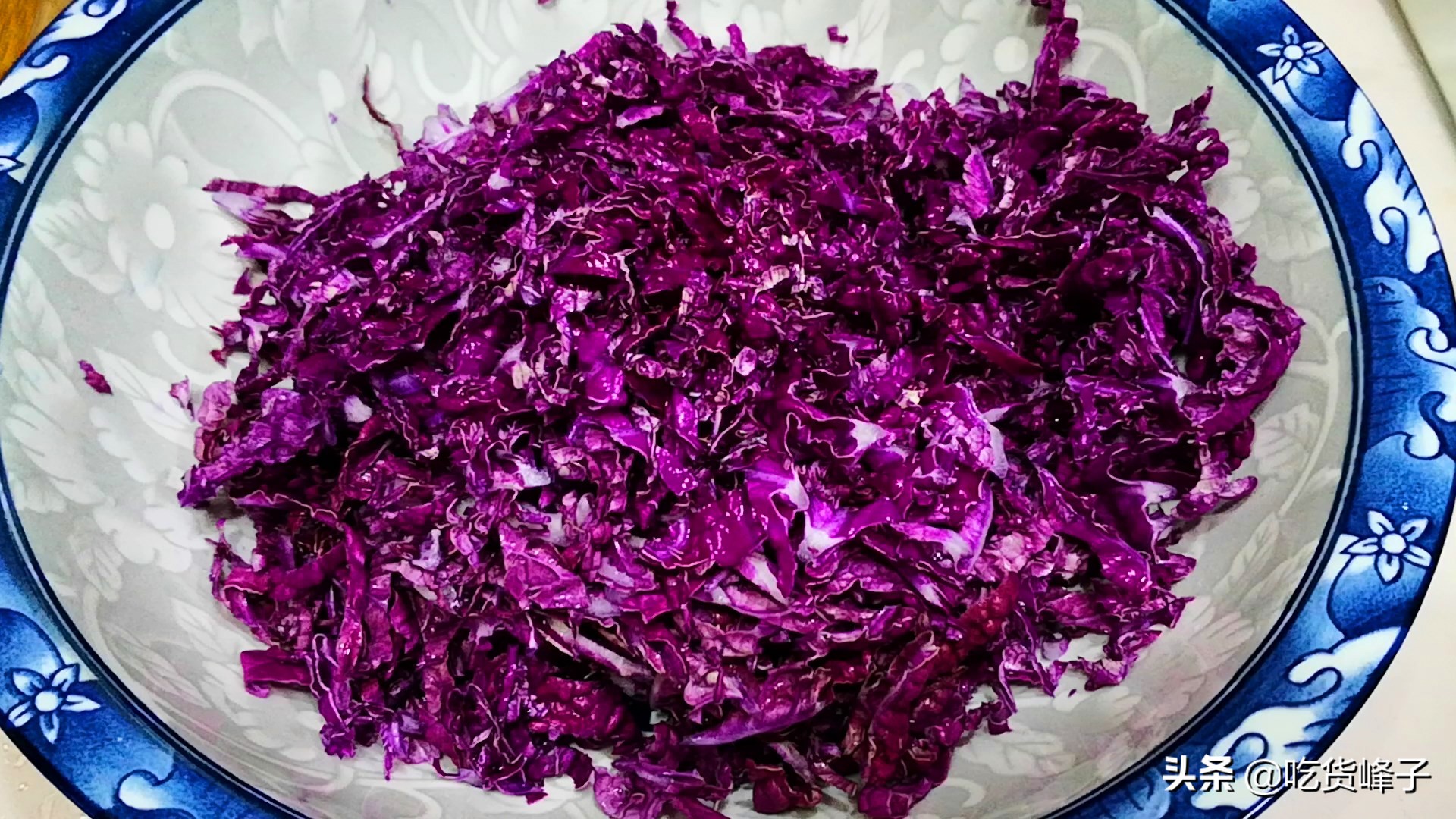 紫白菜怎么做好吃（麻酱紫白菜这么做特别好吃）