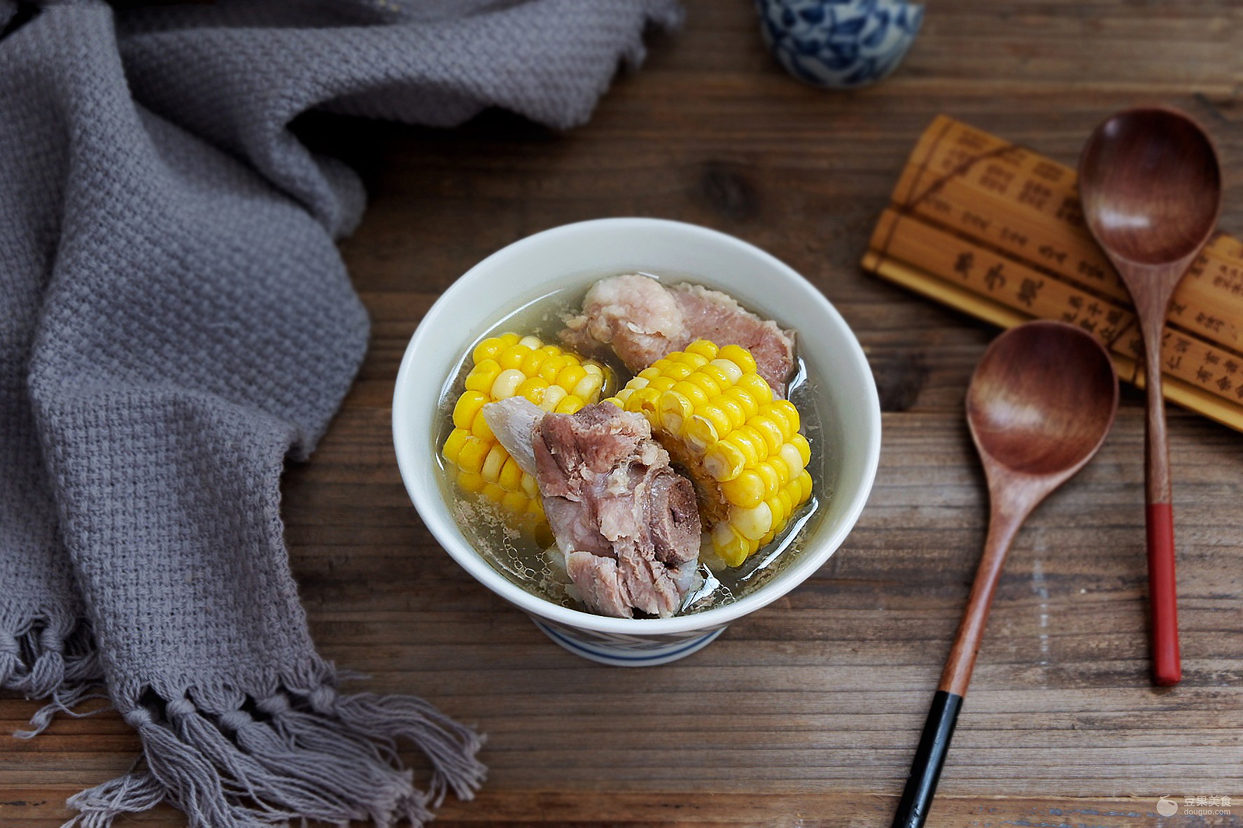 玉米排骨汤的做法 玉米排骨汤的做法和配料