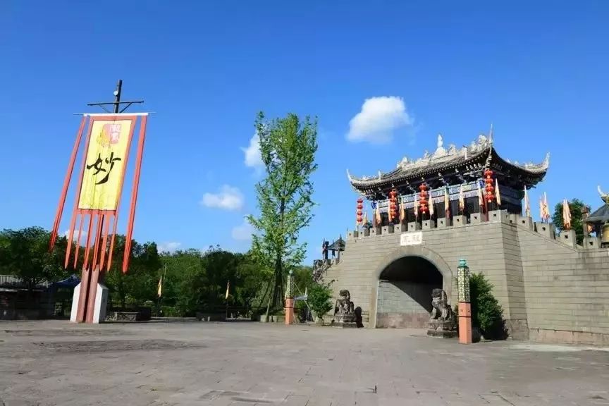 跟著詩歌游遂寧 l《遂寧詩札 》帶你暢游靈泉寺、龍鳳古鎮