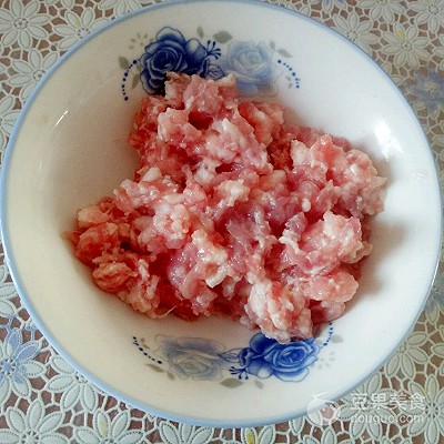 虾仁木耳鸡蛋饺子馅的做法（虾仁木耳鸡蛋饺子窍门）