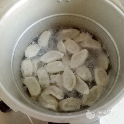 虾仁木耳鸡蛋饺子馅的做法（虾仁木耳鸡蛋饺子窍门）