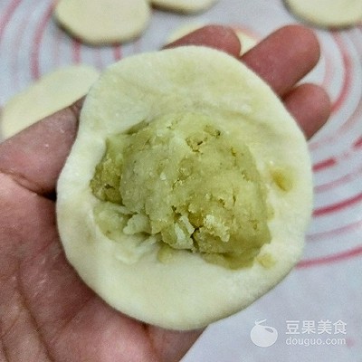 绿豆馅包子的做法（绿豆豆沙包子的做法和包法）