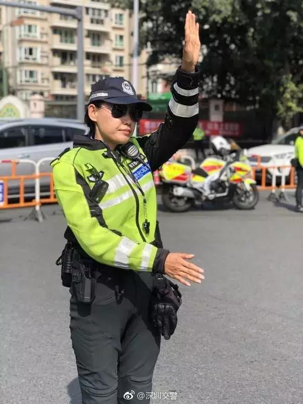 交通警察手势信号图解 交通警察手势视频
