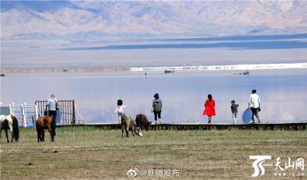 水光潋滟晴方好 湖光潋滟晴方好那首诗