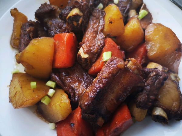 土豆烧排骨的做法 土豆烧排骨的做法 最正宗的做法