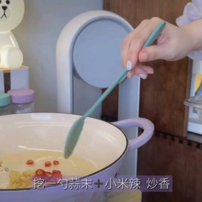 鸡蛋素焖面的家常做法「鸡蛋素焖面的家常做法」