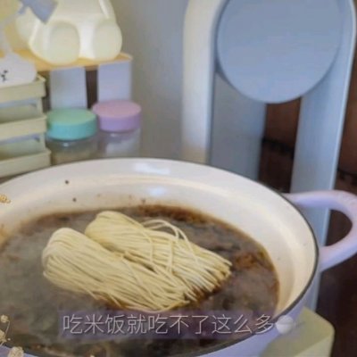 鸡蛋素焖面的家常做法「鸡蛋素焖面的家常做法」