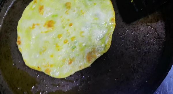 葱花饼的家常做法 葱油饼的制作过程
