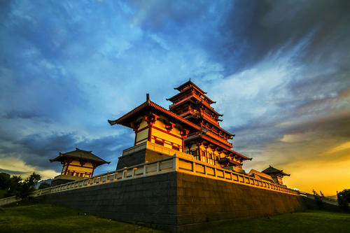 黑云压城城欲摧 黑云压城城欲摧的意思