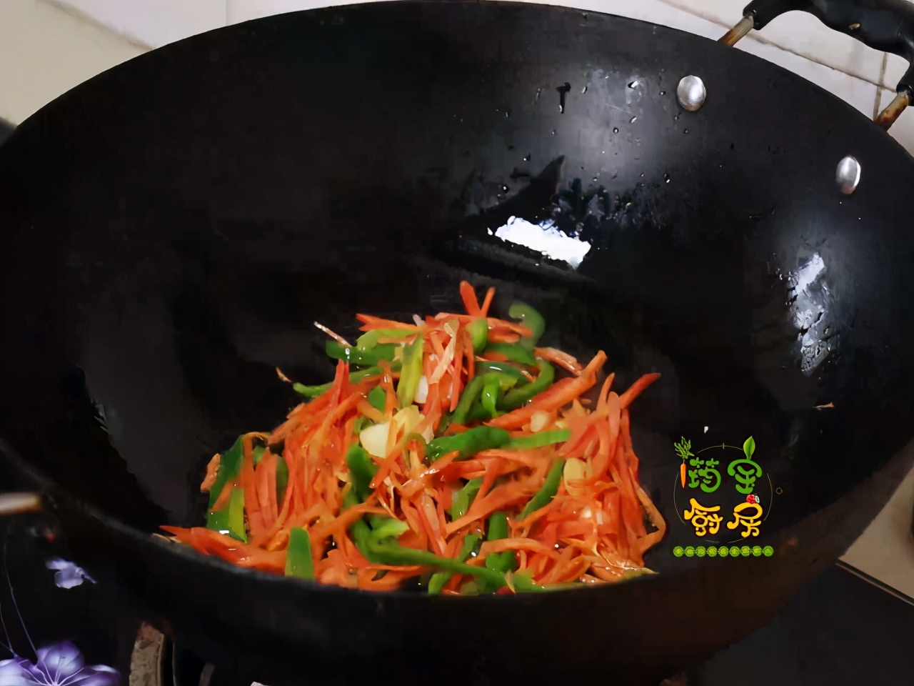 金针菜的做法大全家常做法（黄花菜这样做鲜嫩脆爽还下饭）