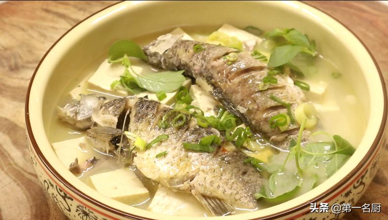 鲫鱼豆腐汤怎么做 家庭版鲫鱼豆腐汤