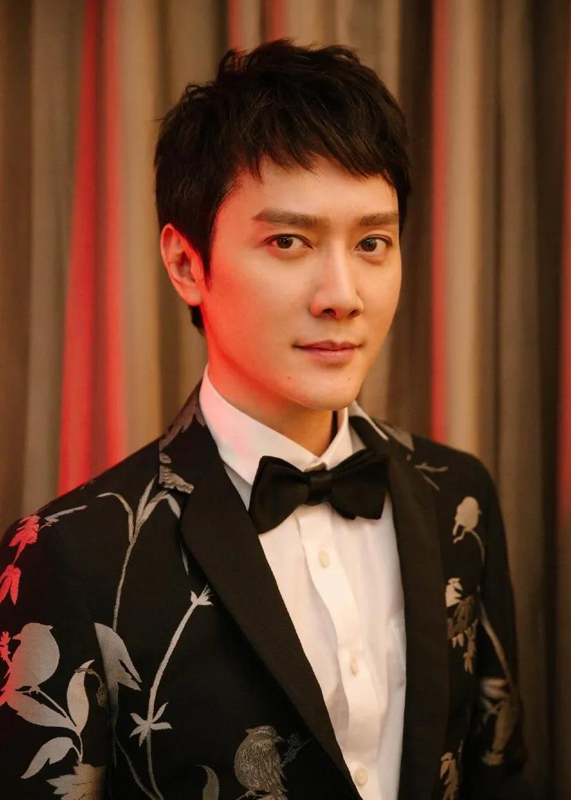 冯绍峰个人简历资料(冯绍峰揭露离婚真实原因)