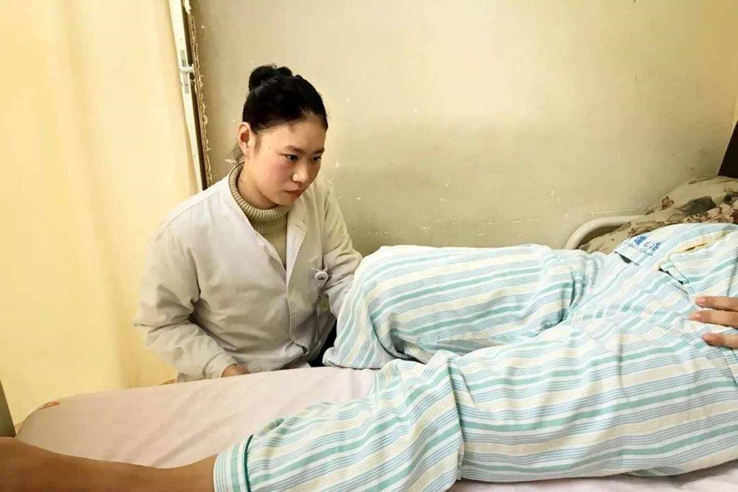 耻骨是哪个部位 女生耻骨在什么位置图片