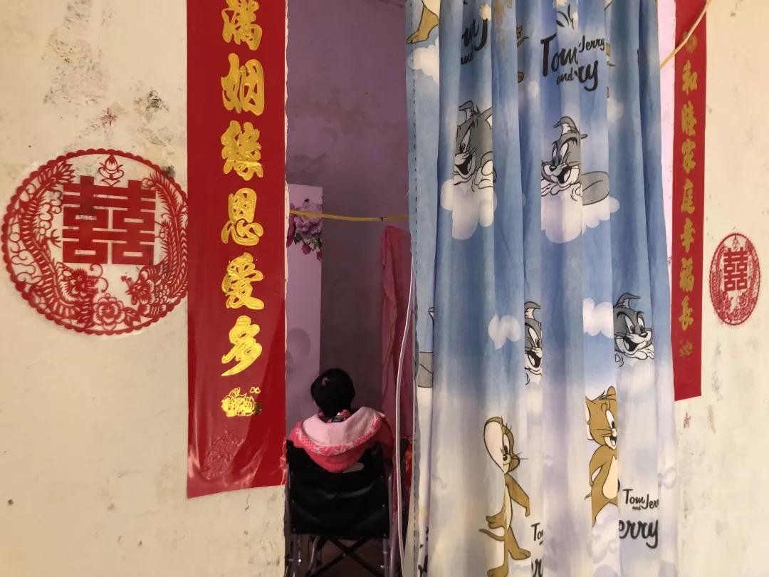总裁的粉粉娃娃妻 粉粉惹人宠江芽