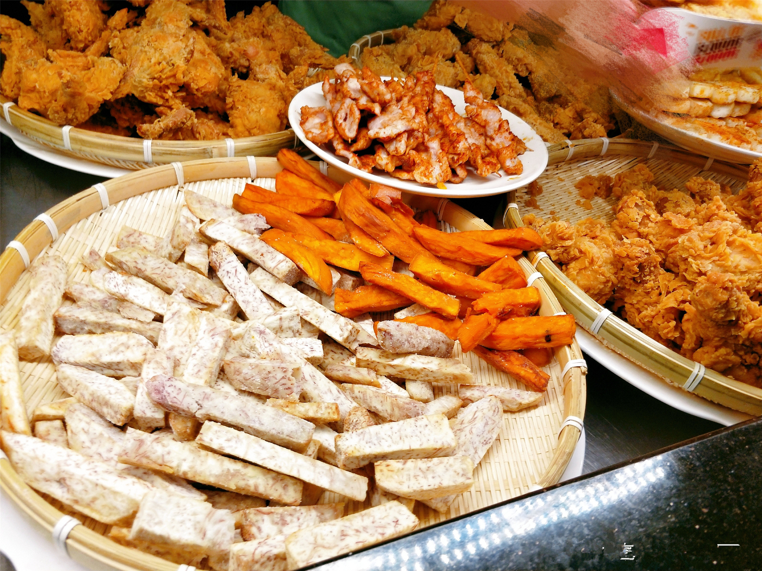 厦门大学食堂有多好？中式大厨做盘菜6元，米饭免费10年，值了