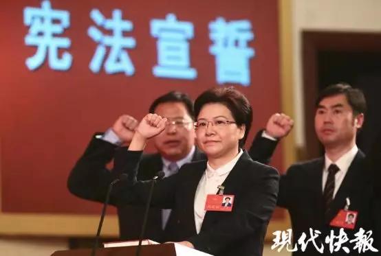 法国啄木鸟系列电影 星克莱尔法国夫人观看