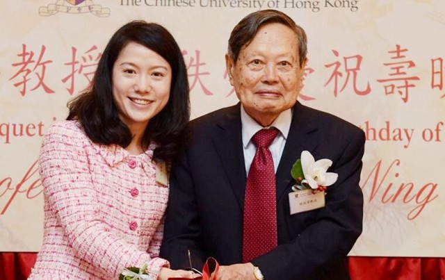 杨振宁翁帆医院产下一子 翁帆一月工资多少