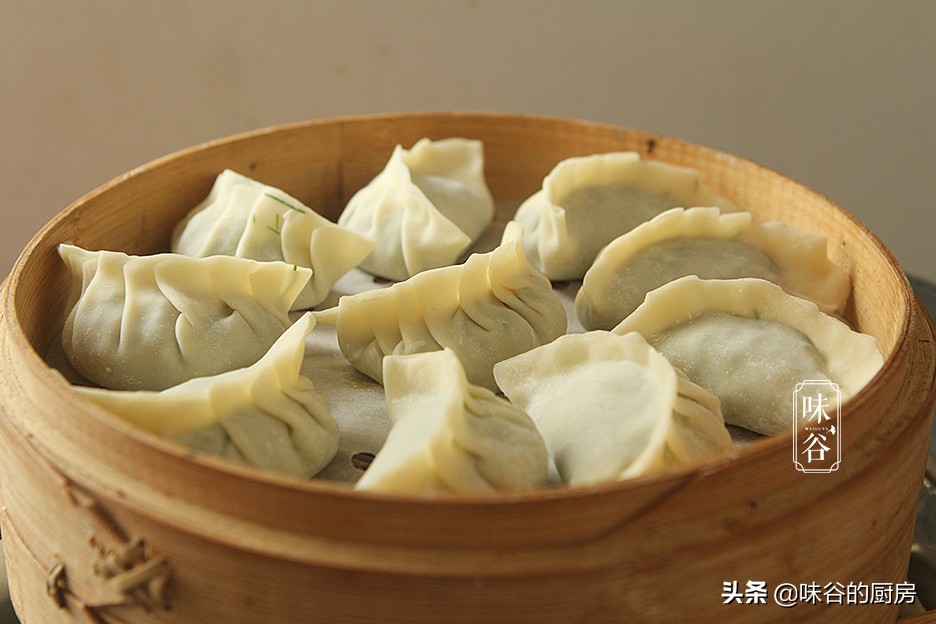 包饺子馅怎么调才好吃（3步教你调出鲜嫩多汁的饺子馅）