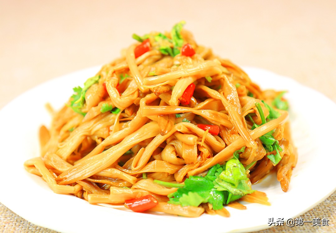 黄花菜怎么做好吃 新鲜黄花菜怎样处理无毒