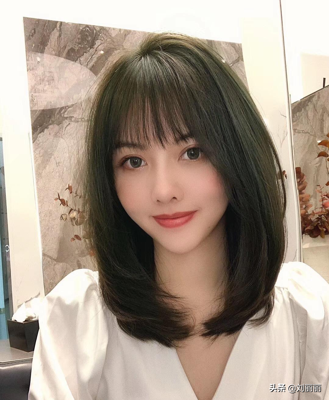 锁骨发型图片(锁骨发型图片直发最流行)