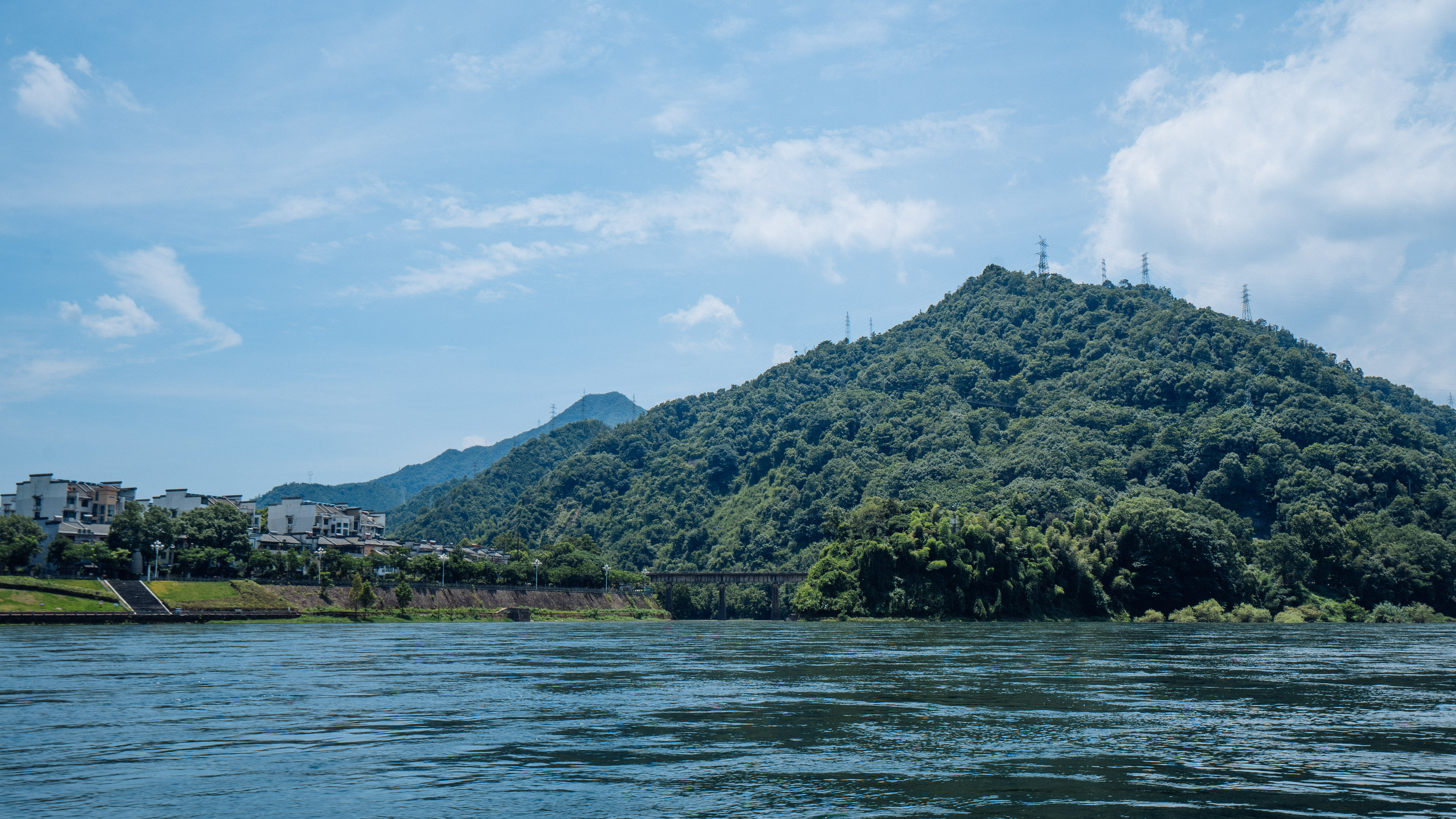 沿着900年前苏轼的脚步一起来看真实存在的富春山居图