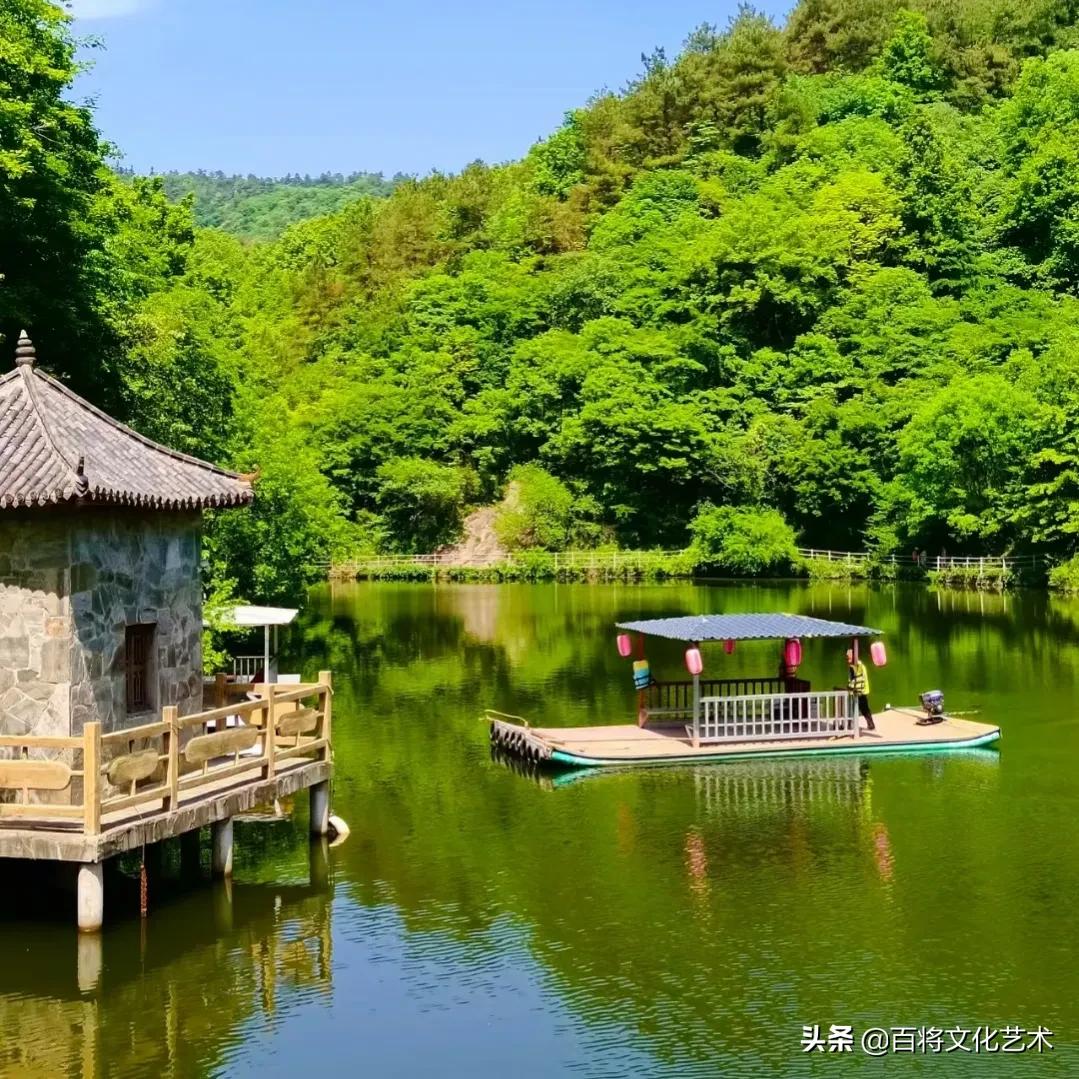 水村山郭酒旗风的上一句 绿映红水村山郭酒旗风