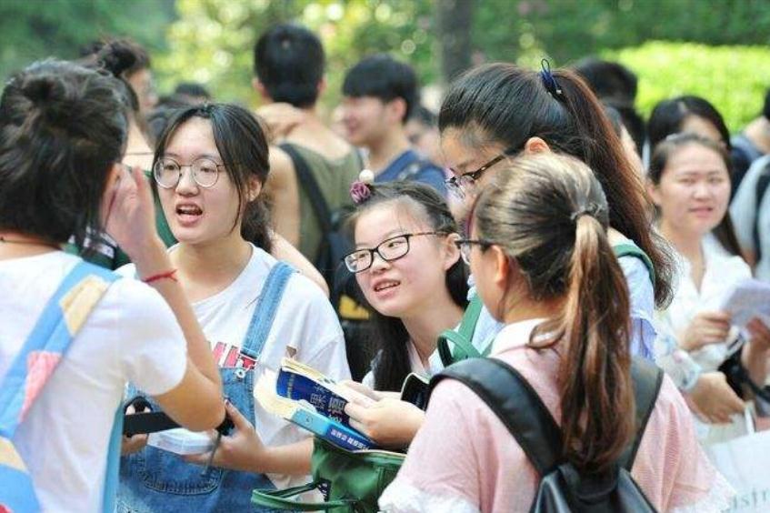大学辅导员透露:大一,大二赶紧考四六级