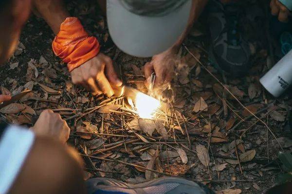 想成为户外达人,该选择哪款头灯?知道了这一些,你们就不会踩坑
