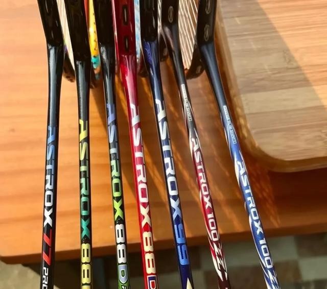 尤尼克斯羽毛球拍 尤尼克斯羽毛球拍穿线方法