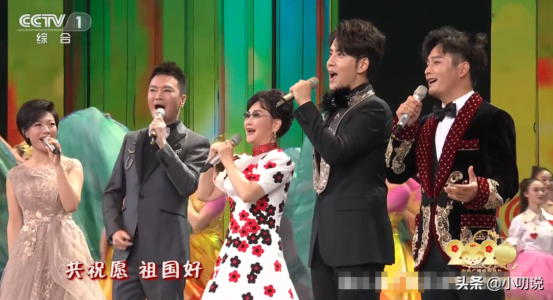 龙婷星光大道冠军登上春晚后为何选择回到街头卖唱