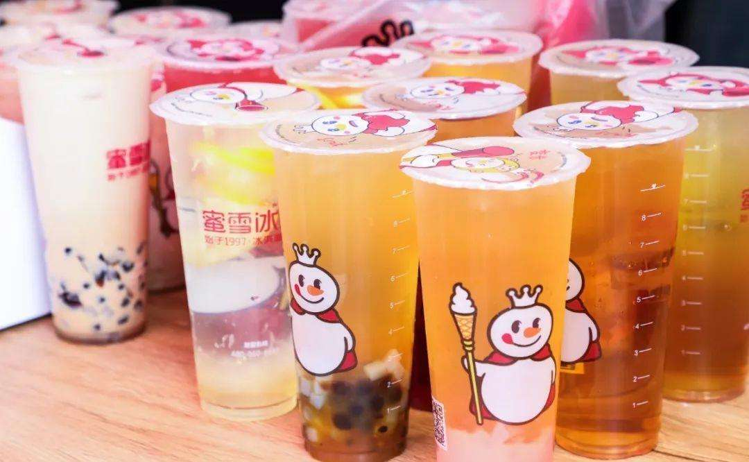 蜜雪冰城财富密码:奶茶仅6元,1年赚8亿,加盟费40万堪称印钞机