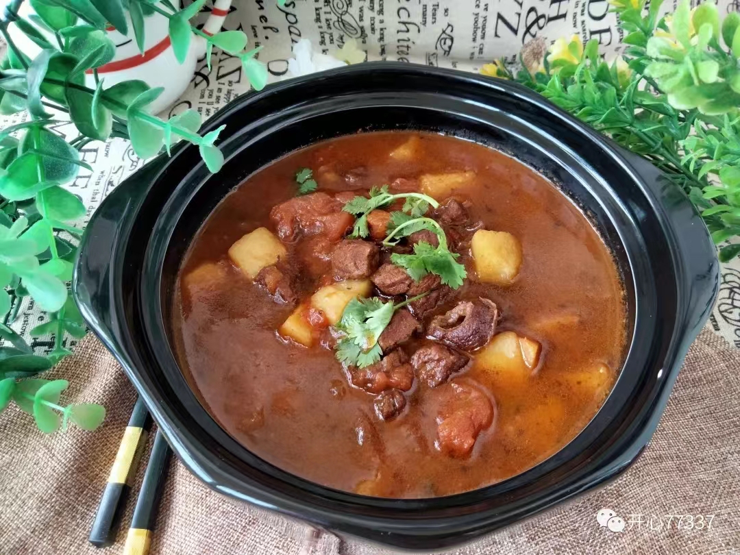 西红柿土豆炖牛腱子肉的做法「土豆西红柿汤的做法视频」