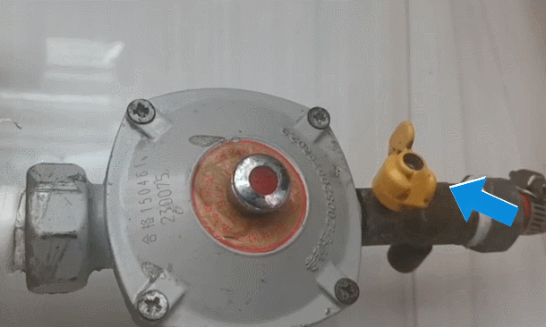 燃气灶打不着火(有燃气为什么燃气灶打不着)