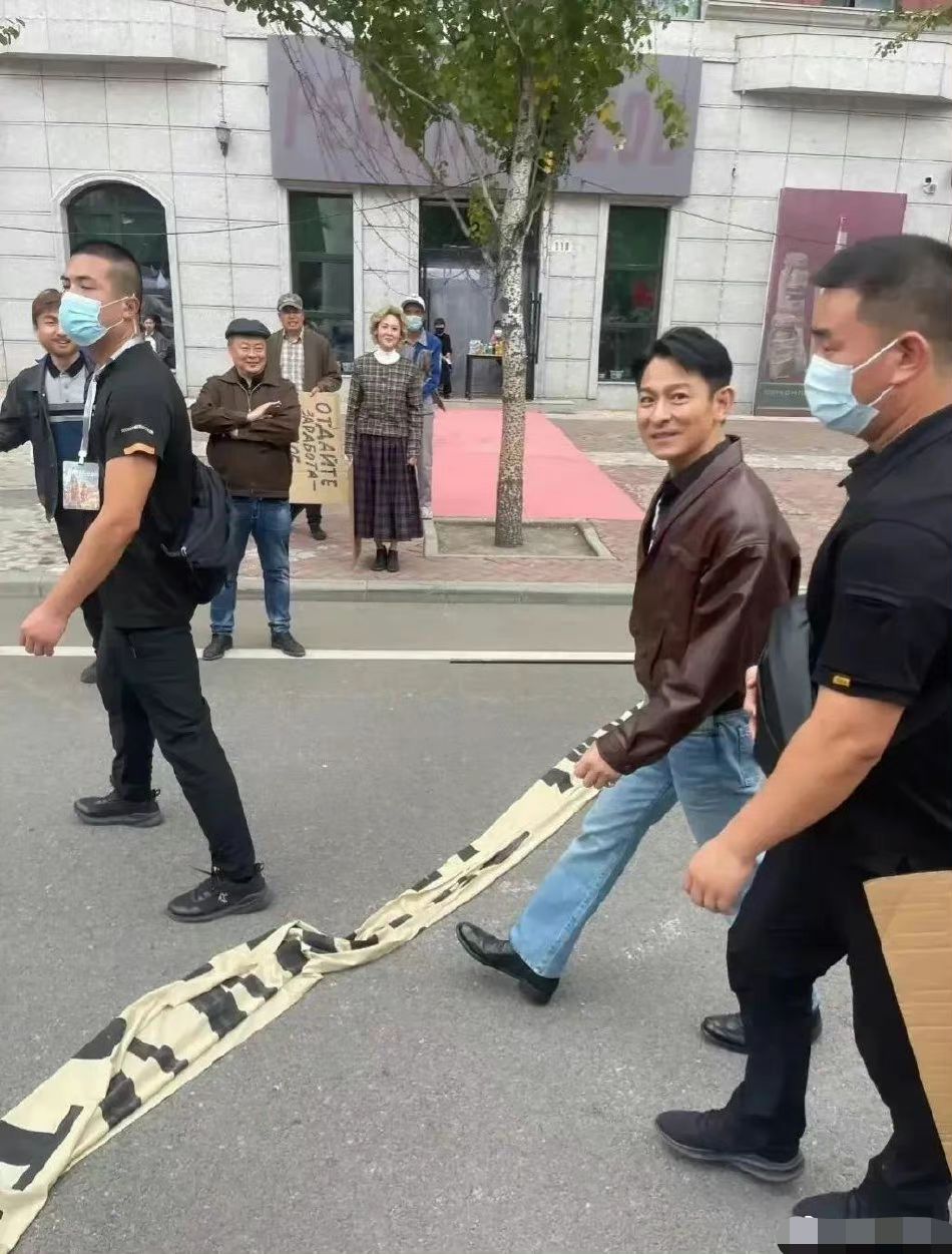刘德华多少岁 刘德华资产有多少亿