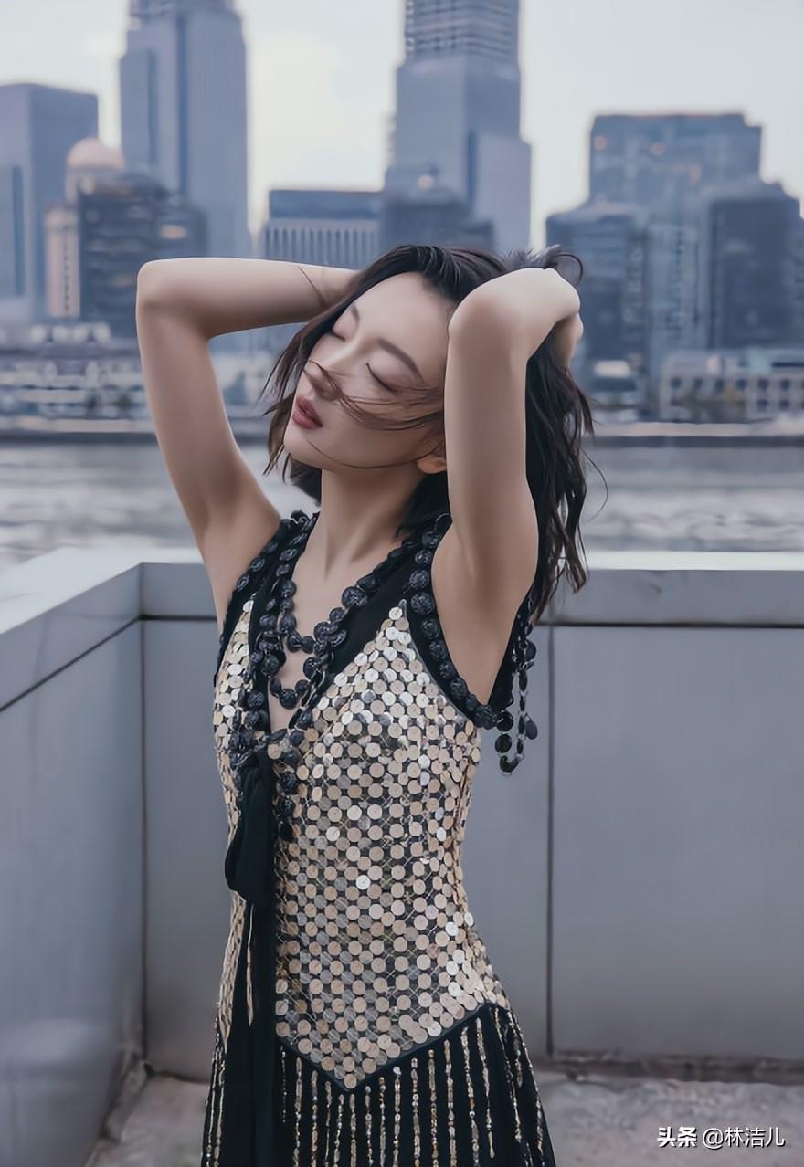 内双肿泡眼的周冬雨，为啥眼妆能如此清透？多亏了眼妆上的小心机-双眼皮很厚怎么画眼线