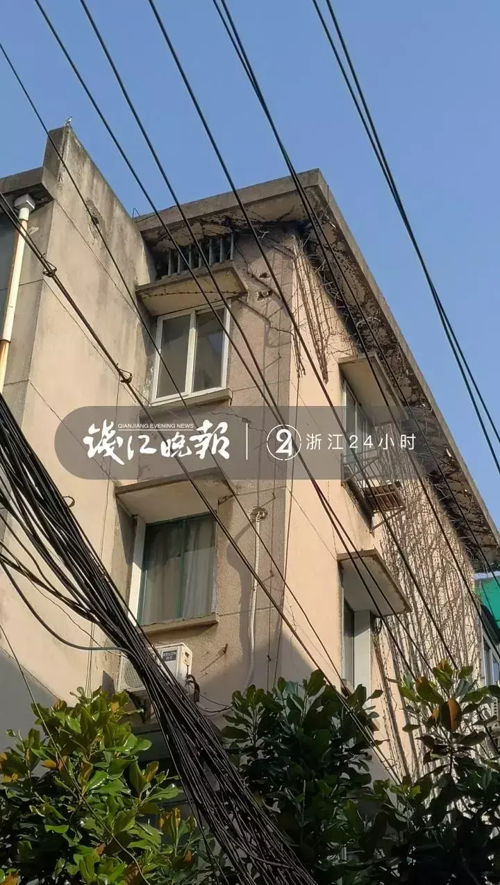 【推荐】4年前就说重建，杭州朝晖伤痕累累的危楼怎么就拆不了！住户一句话让人心酸-奉化危楼坍塌死亡多少人