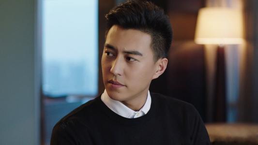 靳东新剧来袭，这次扮演的“第一书记”，帅呆了-大眼睛双眼皮男生适合什么发型