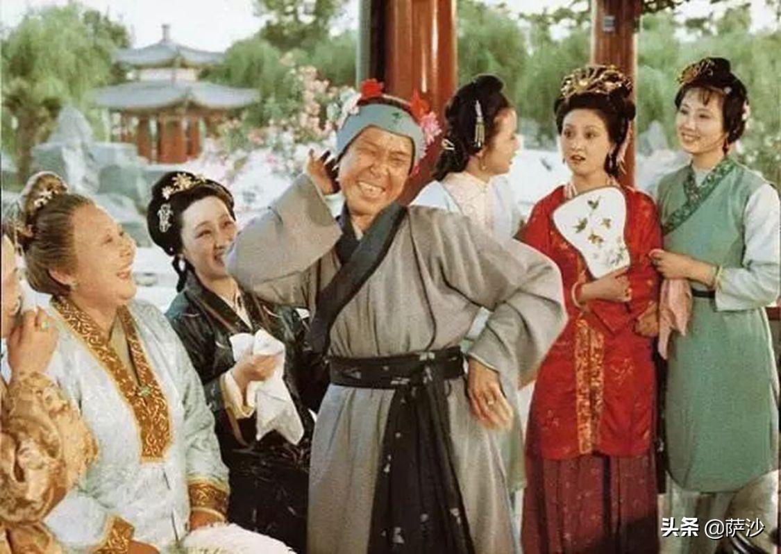 《红楼梦》刘姥姥2次到贾府打秋风共得多少银两？可能有近千两-贾府财富有多少