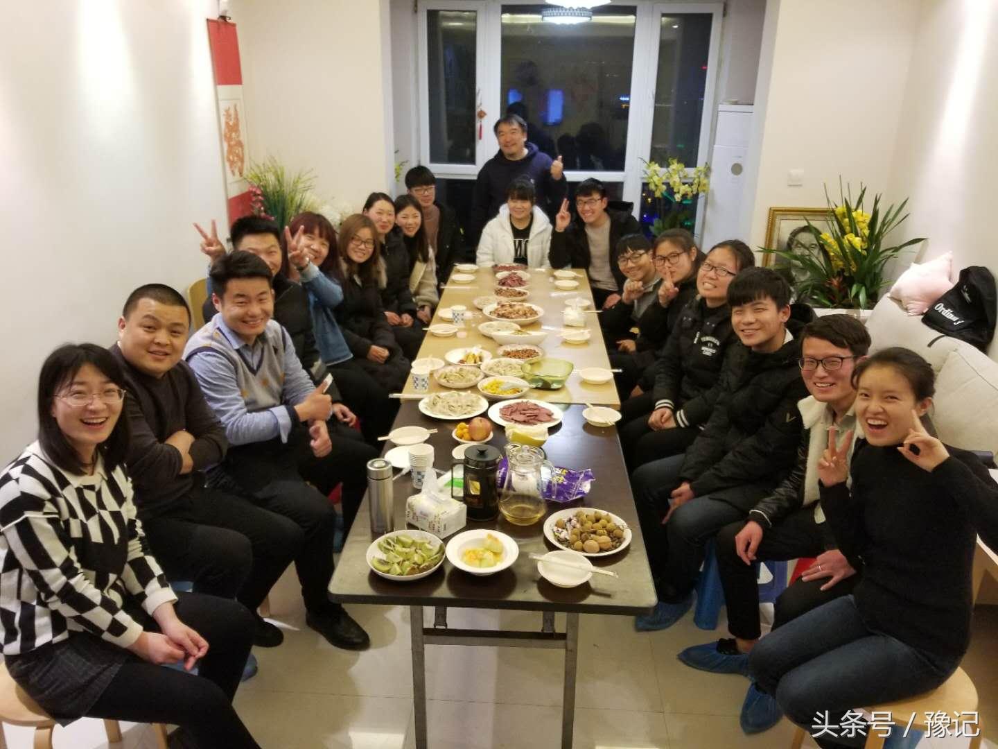 一个救助了2万名中原孩子的美国人，为何每年都在漯河过春节？-智行基金会杜聪